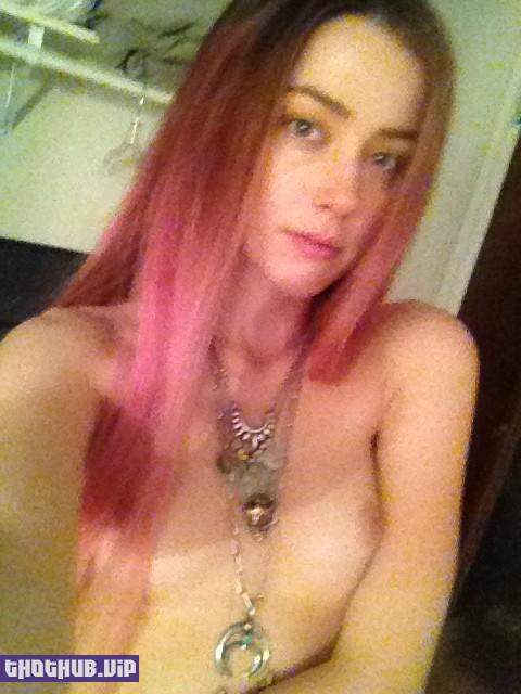 Amber Heard nude selfies sent to Johnny Depp leaked