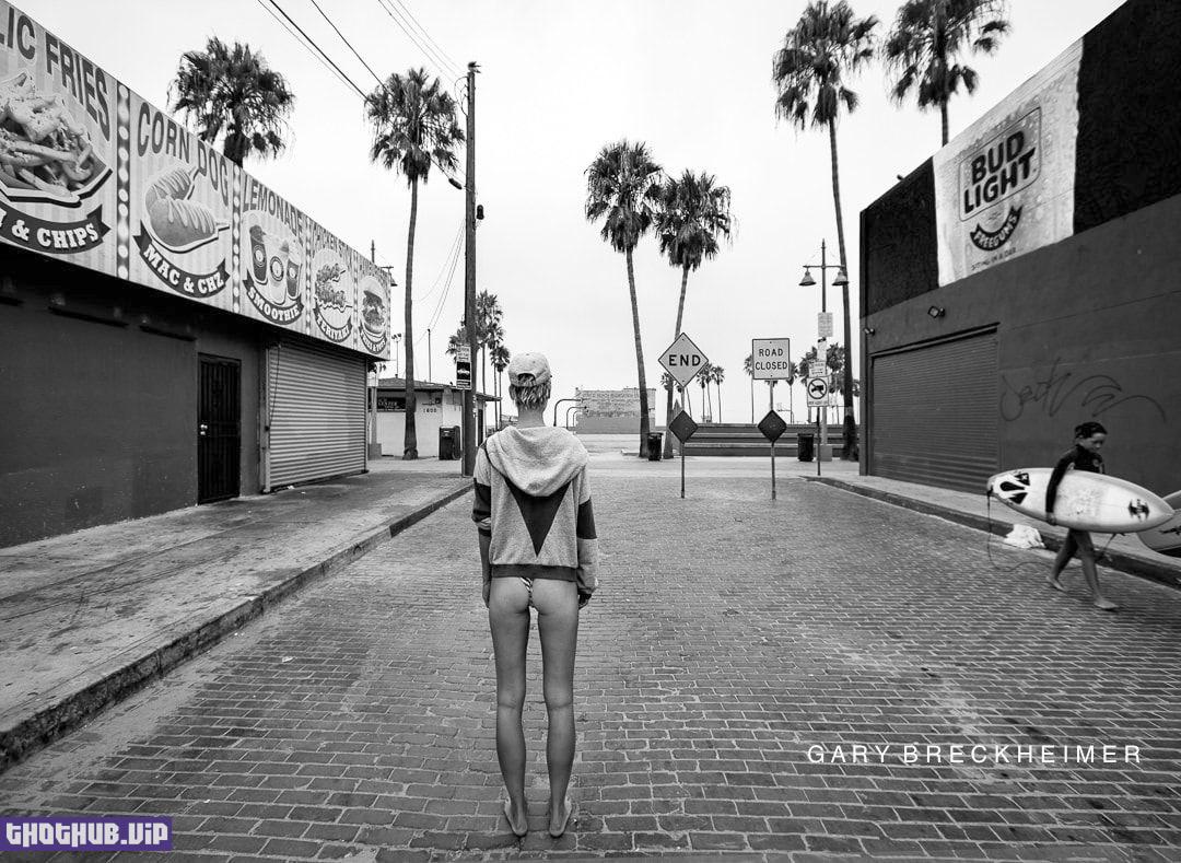 Model Marisa Papen Nude Photo Shoot at Venice Beach