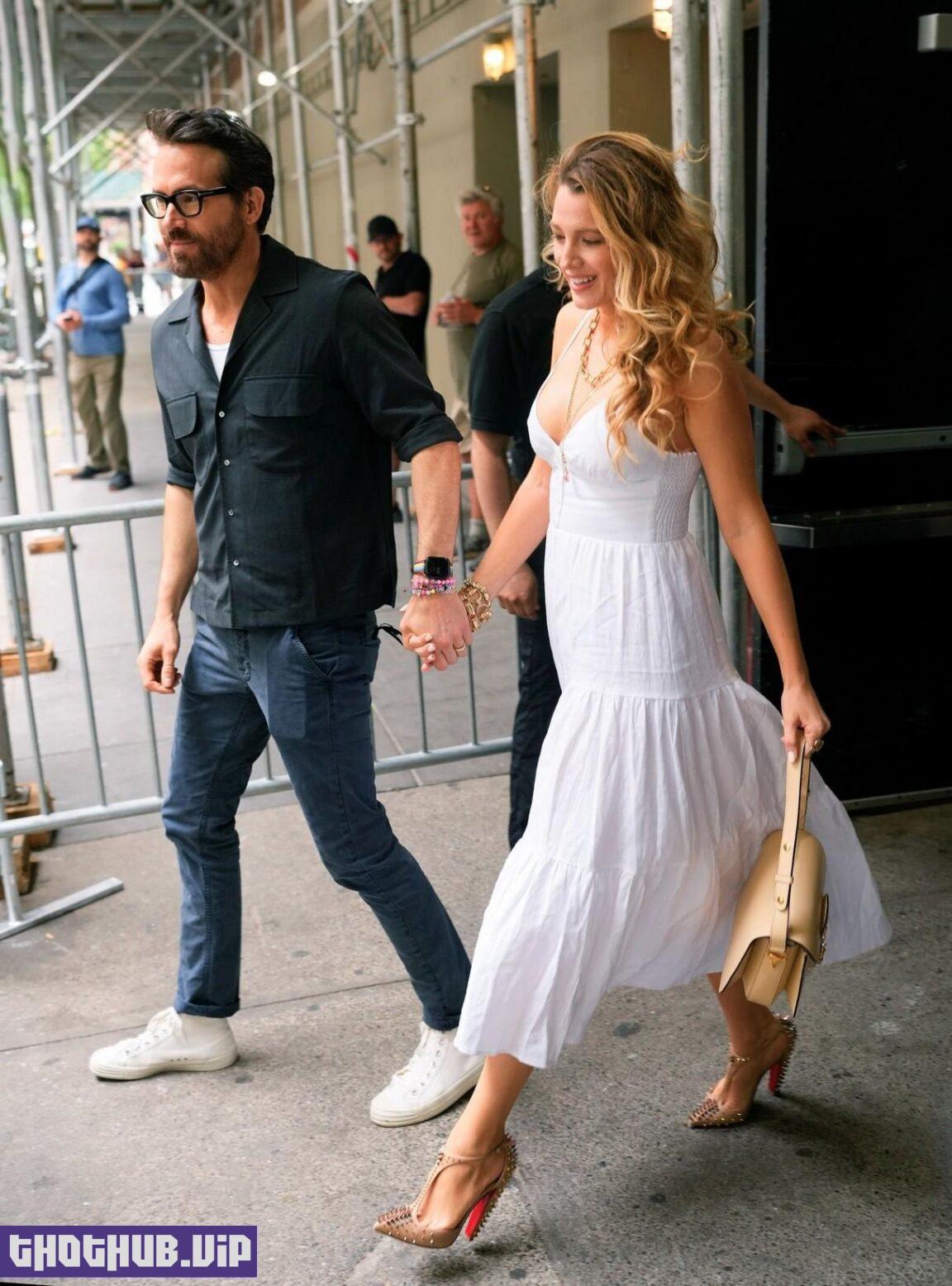 Blake Lively Sexy Out In NY 10 Photos