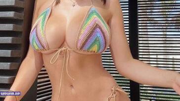 Sophie Mudd Butt and Topless and Sexy Photos
