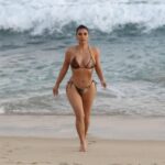 Kim Kardashian New Bikini Set 19 Photos