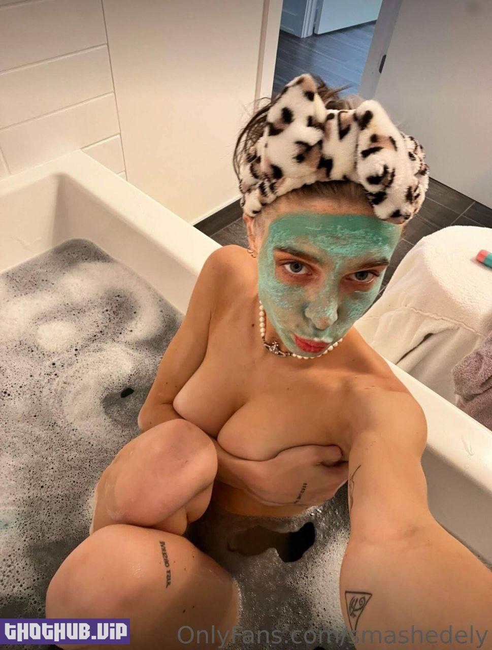 Smashedely Nude In Tub Leaked of