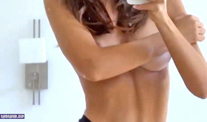 Emily Ratajkowski Topless Covered 6 Photos And GIF