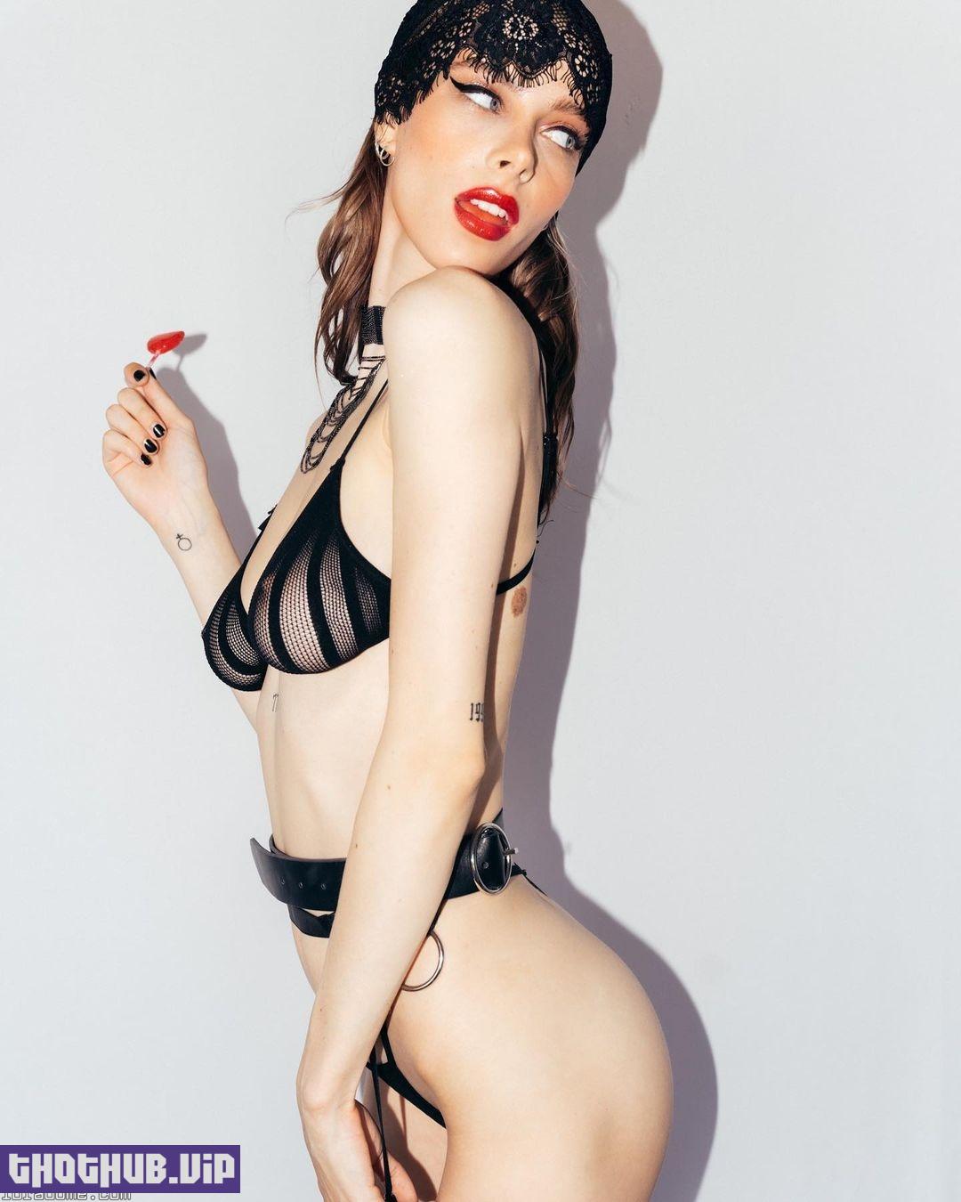 Ashley Matheson aka smashedely nude photo shoot