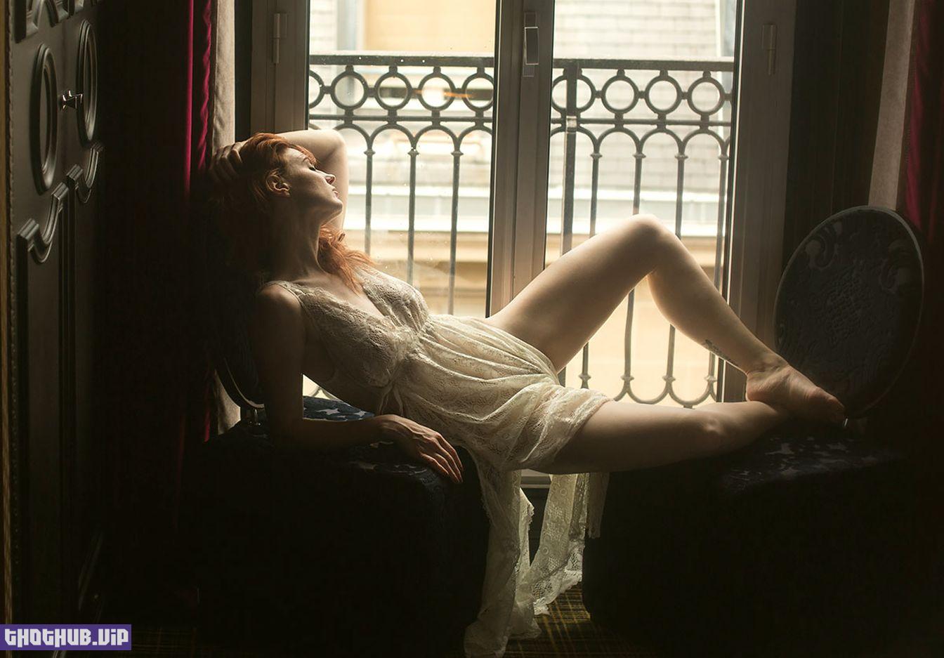 Leslie Sauvage nude photoshoot