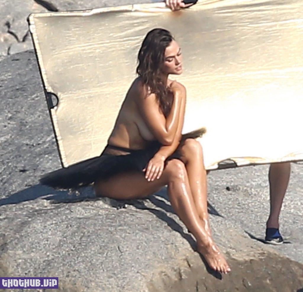 Myla Dalbesio Topless Photoshoot (35 Photos)