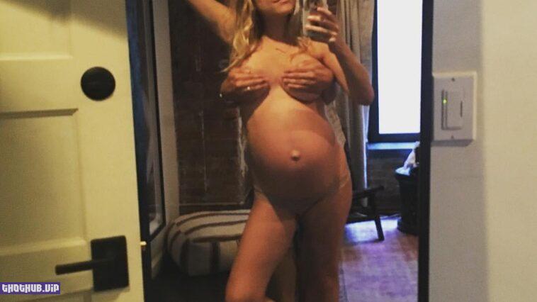 Jenny Mollen New Nude Pregnant Photo