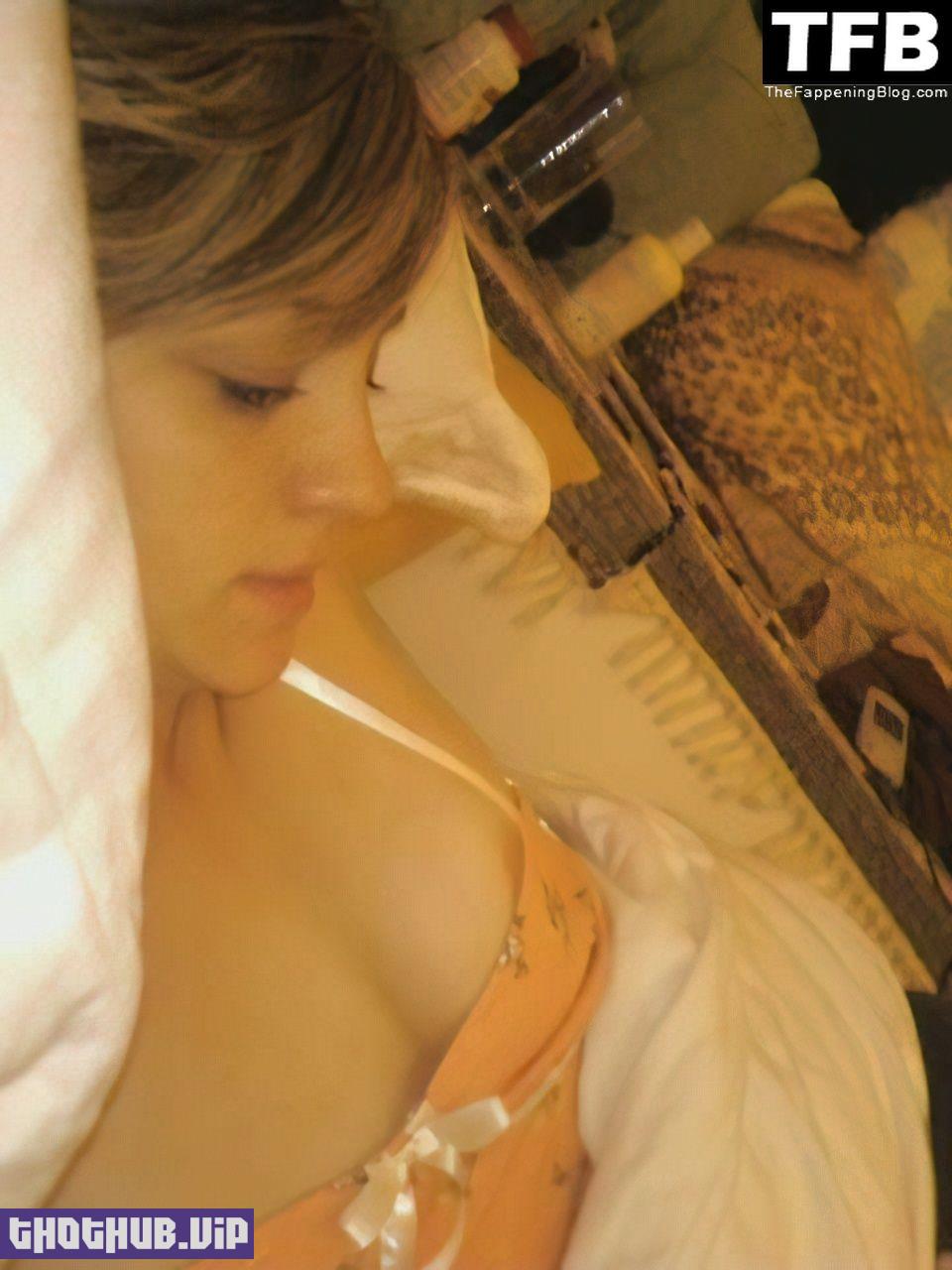 Abby Elliott Nude Sexy Leaked The Fappening Blog 6