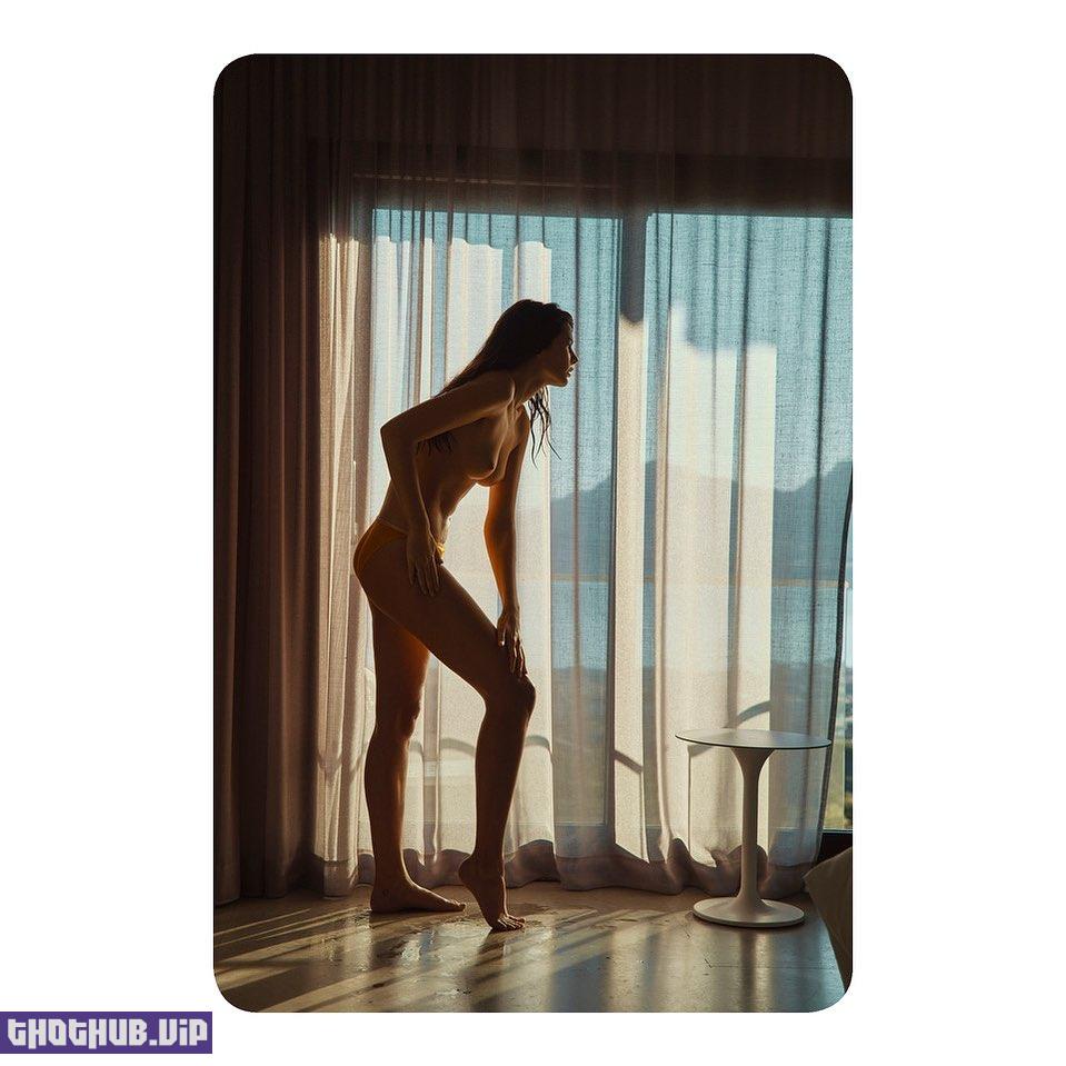 Hot Monica Cima topless %E2%80%93 Cosmopolitan France