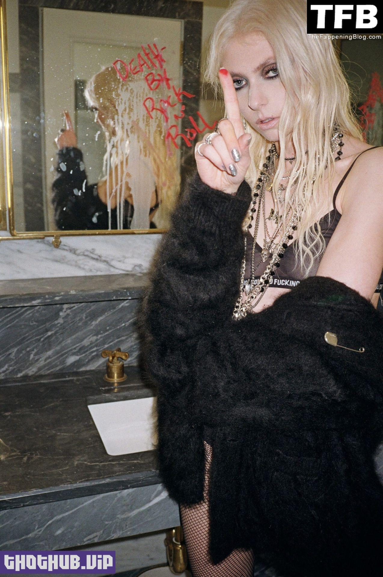 Taylor Momsen Nude Sexy The Fappening Blog 7
