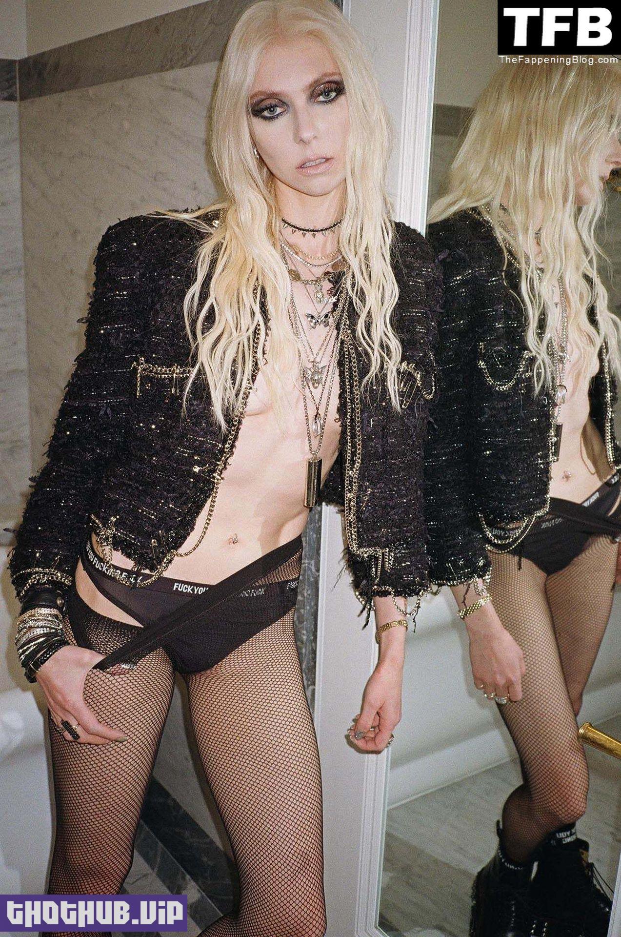 Taylor Momsen Nude Sexy The Fappening Blog 10