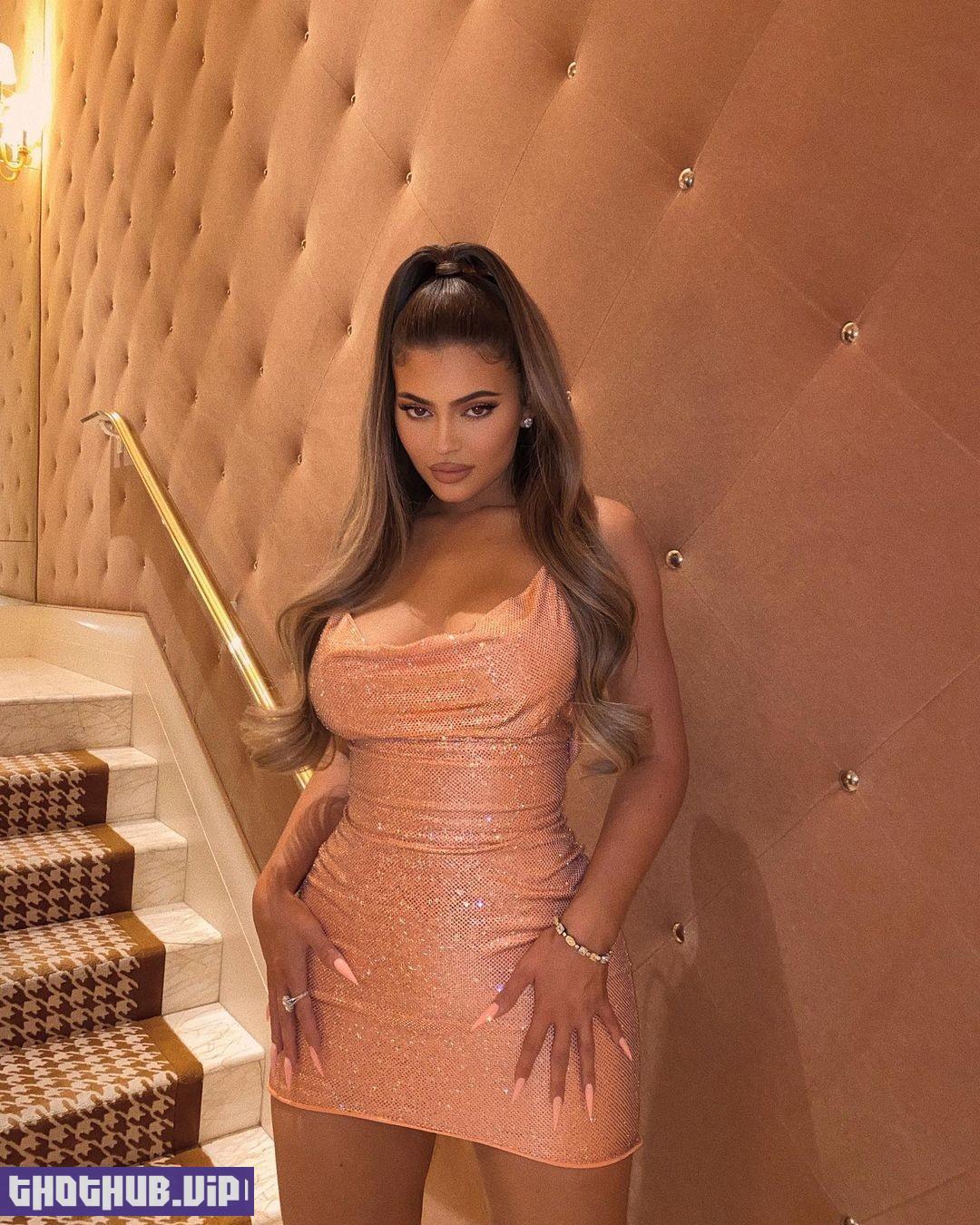 Kylie Jenner In A Pink Dress And Total Leather Look