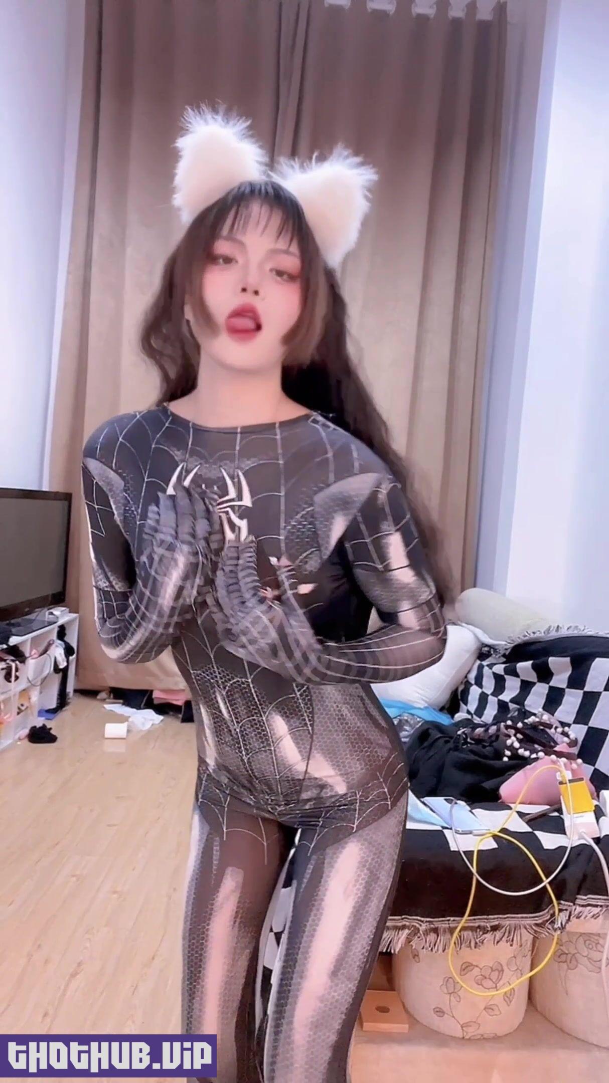 Chinese Amateur Spider Girl Cosplay Solo Fingering Pussy On Thothub