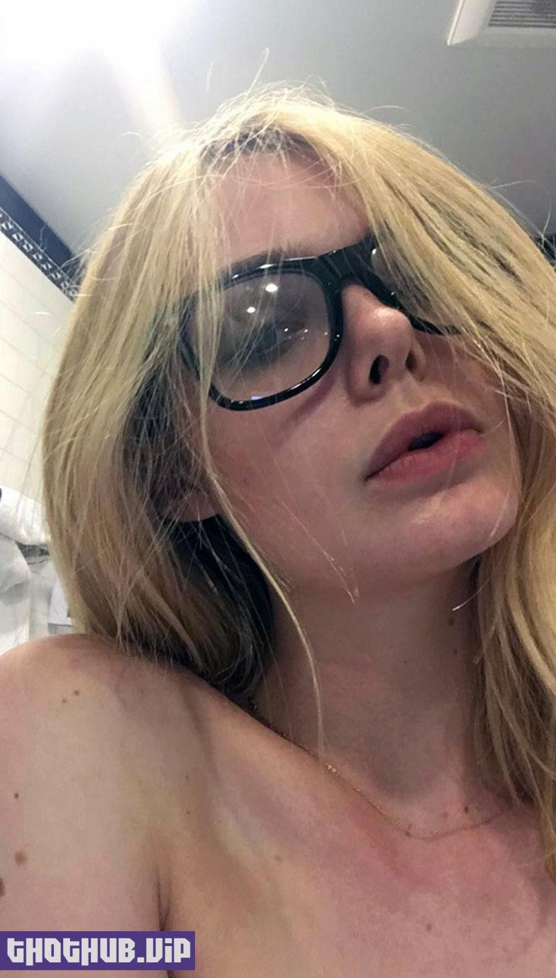 Elle Fanning nude hot sexy porn leaked LeakedDiaries 1