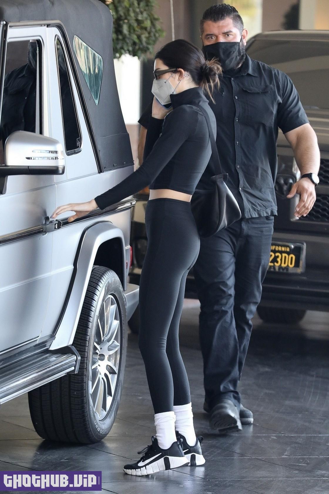 Kendall Jenner Hot In Tight Leggings 12 Photos