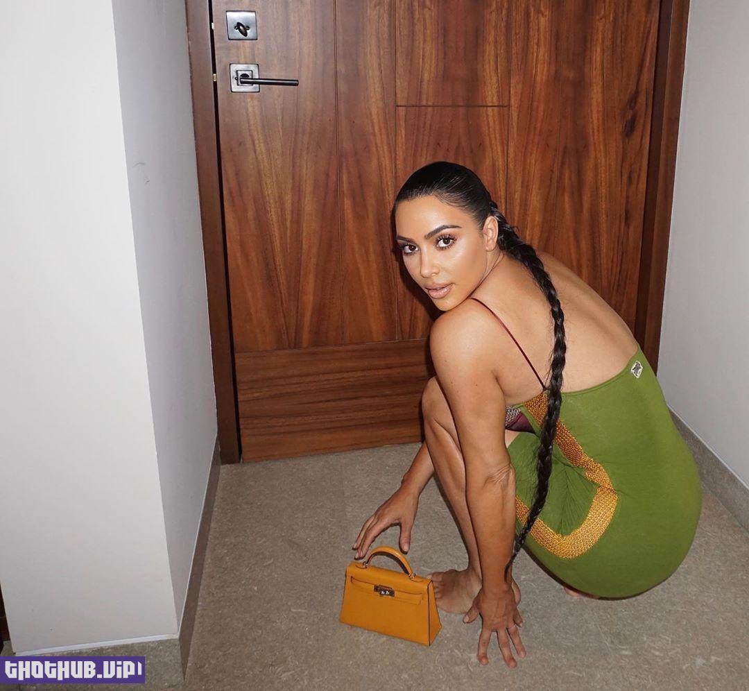 Kim Kardashian Sexy At Home 5 Photos