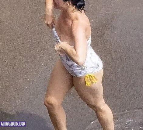 Katy Perry Swimsuit In Positano 9 Photos
