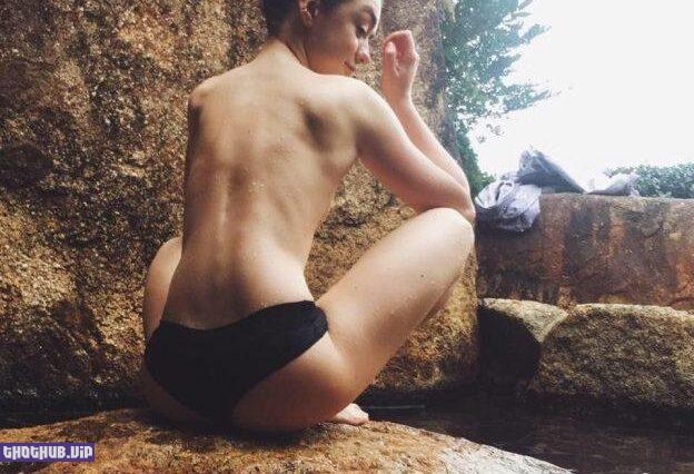 Maisie Williams Sexy Bikini In 26th Birthday 1 Photo
