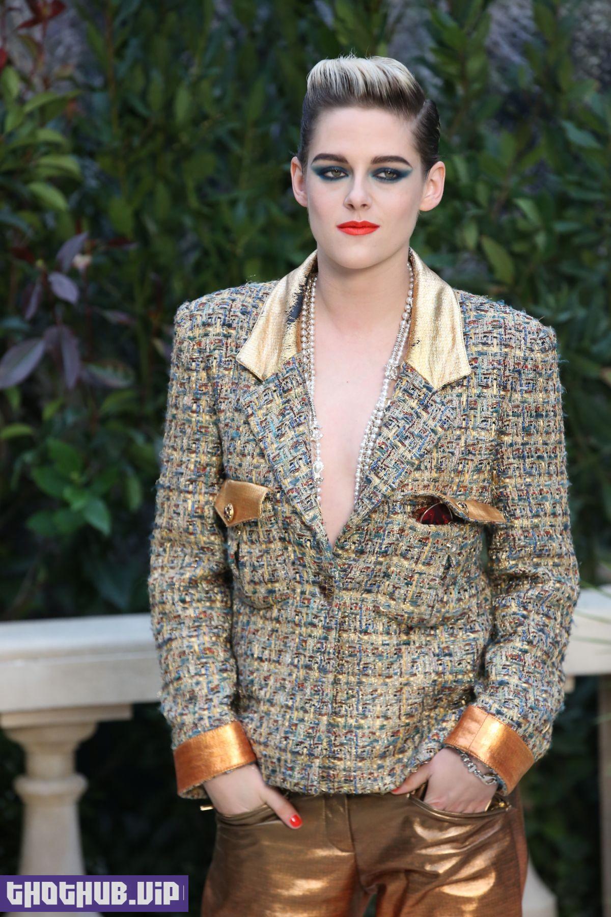Kristen Stewart Sexy or Not on Chanel Couture 26 Photos