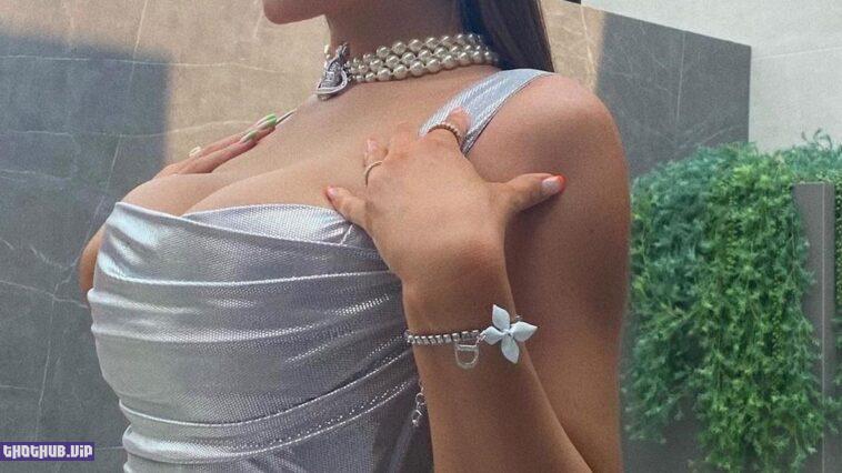 Kylie Jenners Big Tits In New Top 2 Photos