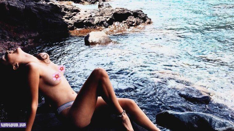 Alba Garrido Torres Topless Model