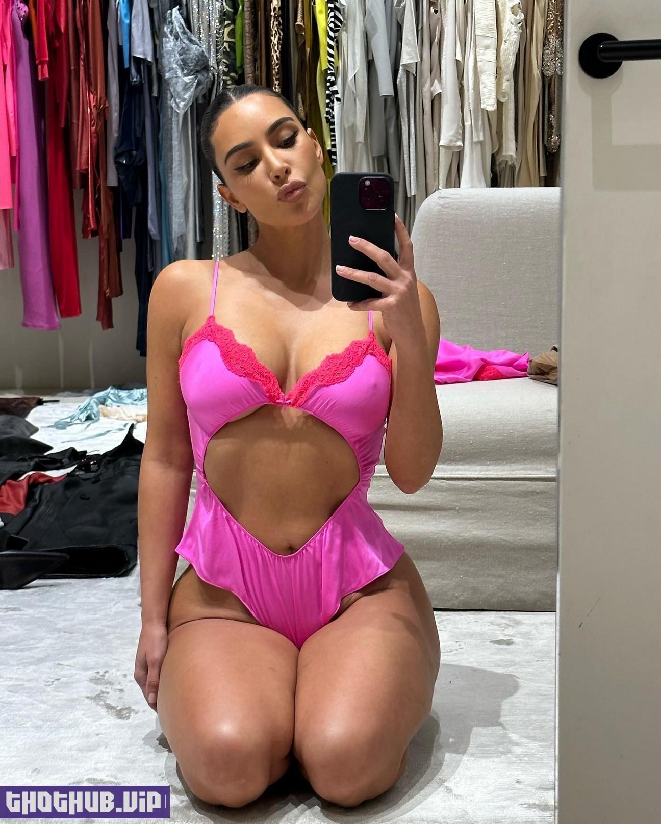 Kim Kardashian Sexy In Pink Lingerie 3 Photos
