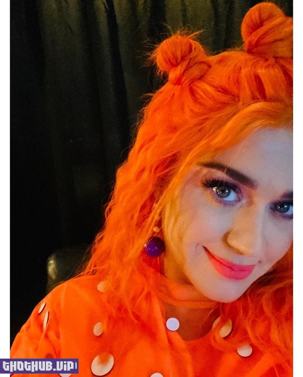 Katy Perry With A New Extreme Hair Shade 3 Photos