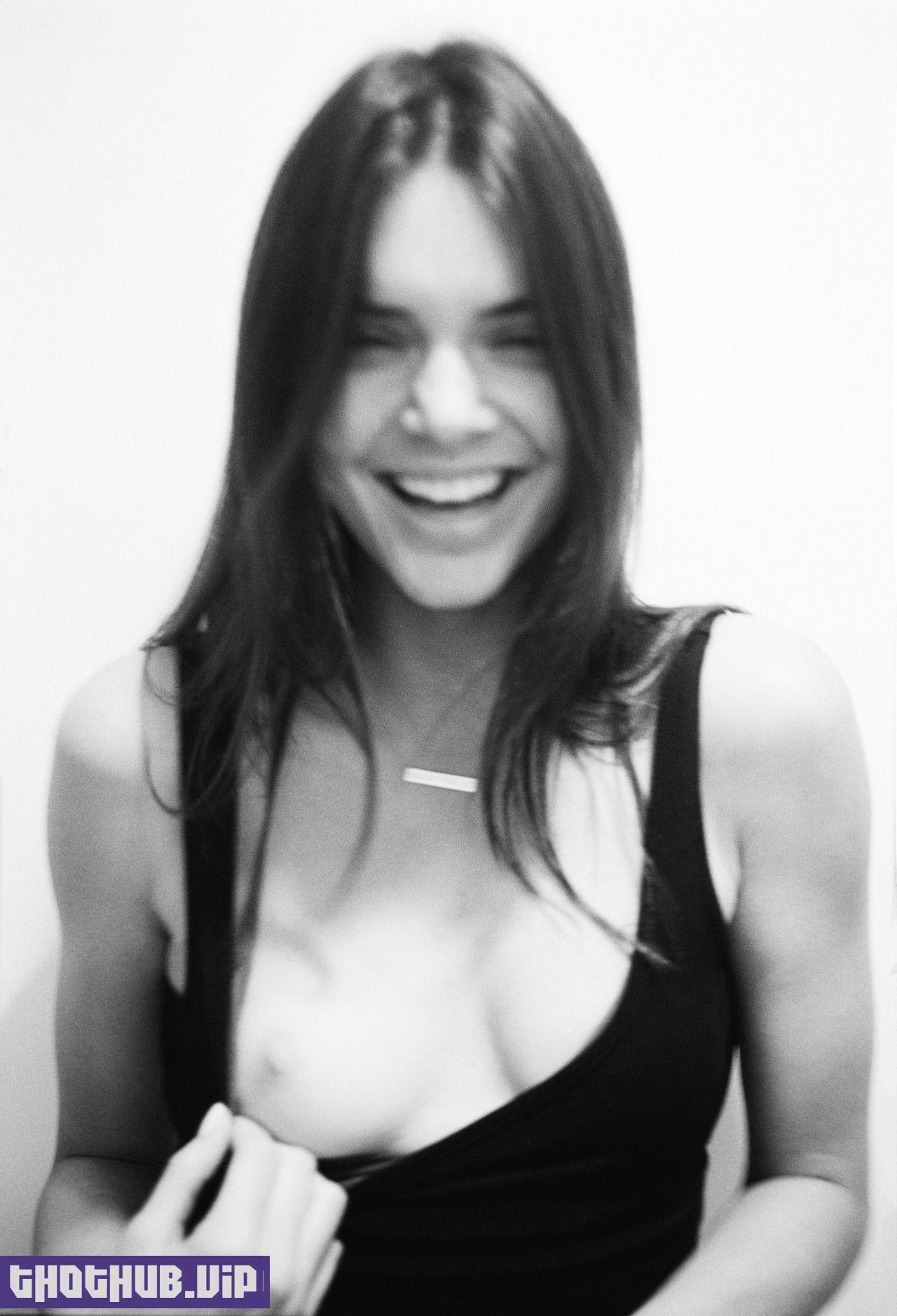 Kendall Jenner Topless Photos