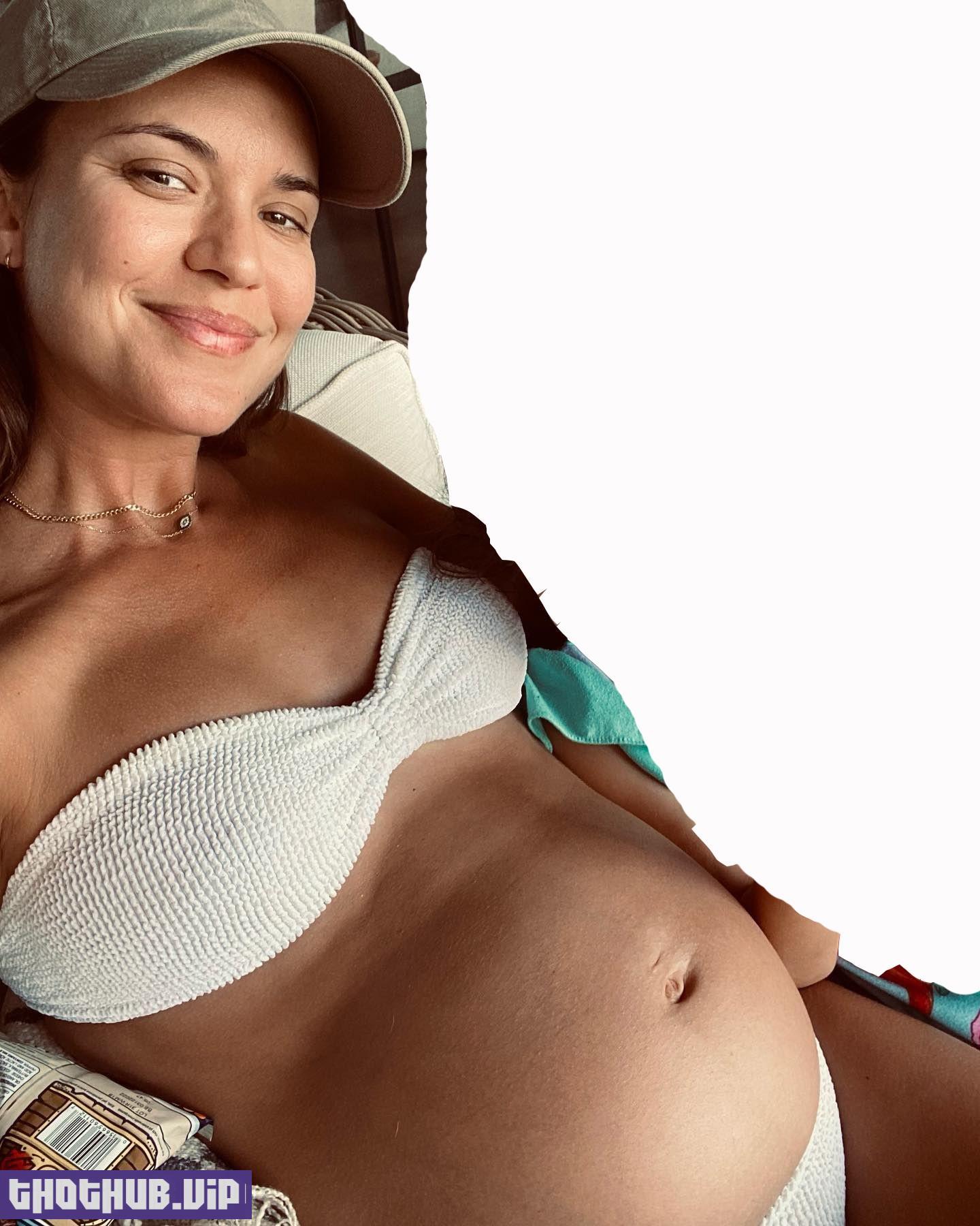 Odette Annable Yustman Pregnant And Sexy 11 Photos And GIF