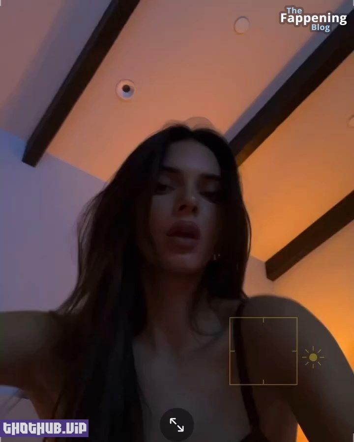 Kendall Jenner Sexy Topless The Fappening Blog 1
