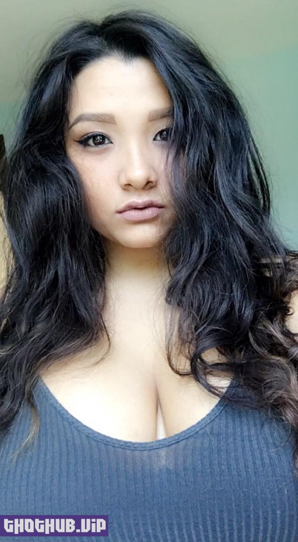 Amateur 5 %E2%80%93 Big tits Asian girl