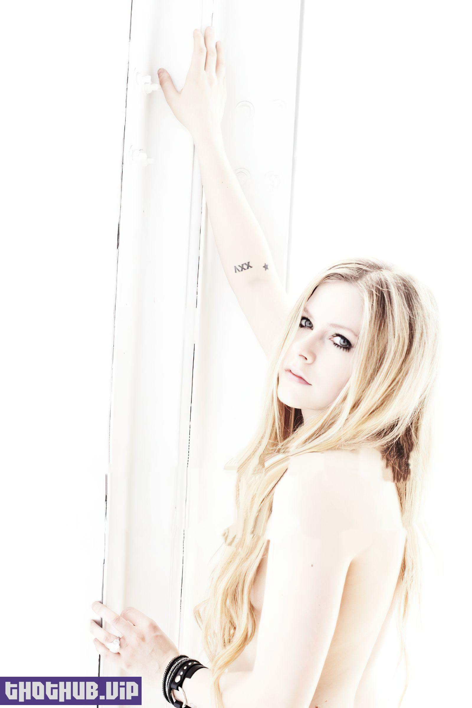 1662299145 437 Avril Lavigne