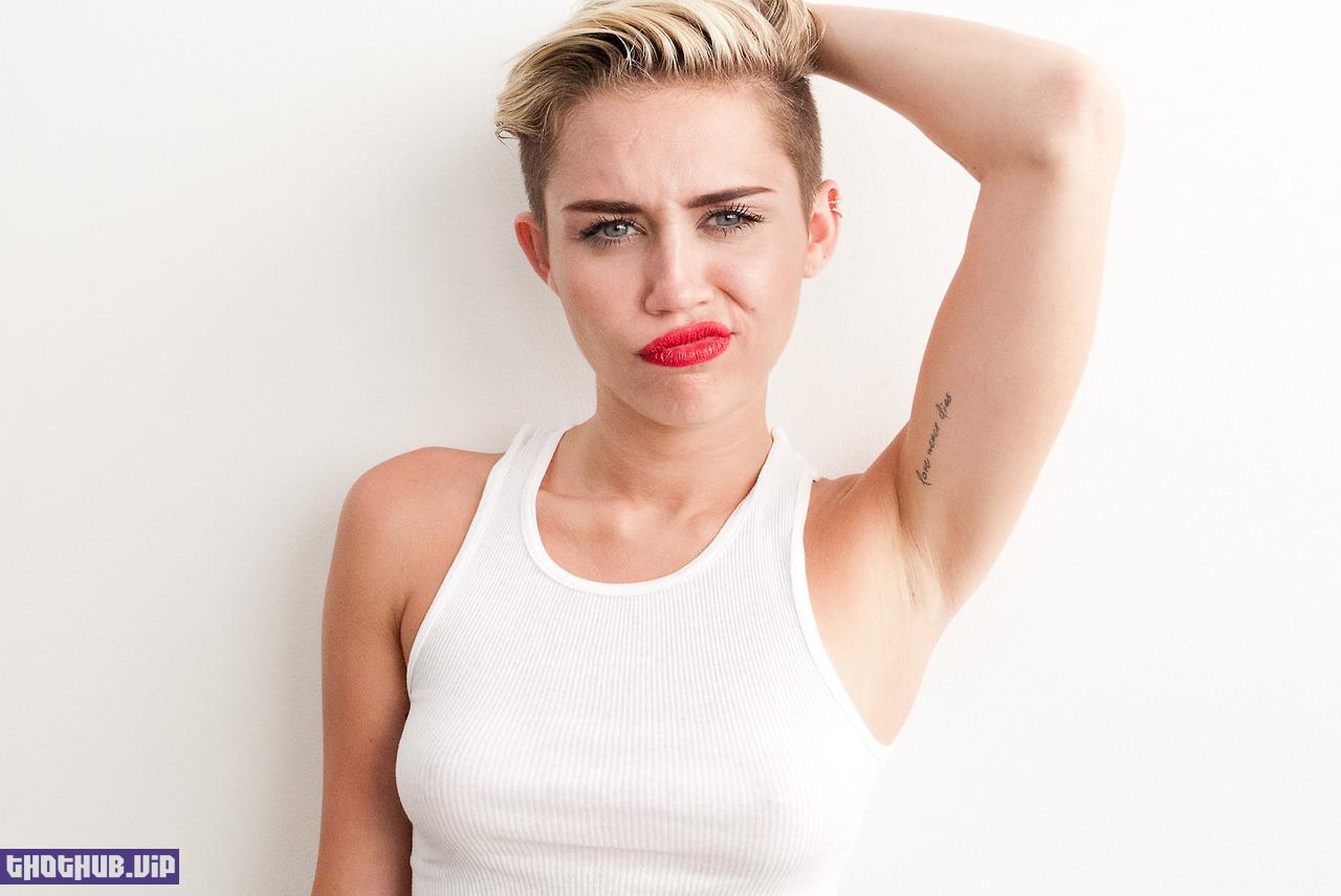 1662487452 50 Miley Cyrus See Through Panties BTS Set Leaked