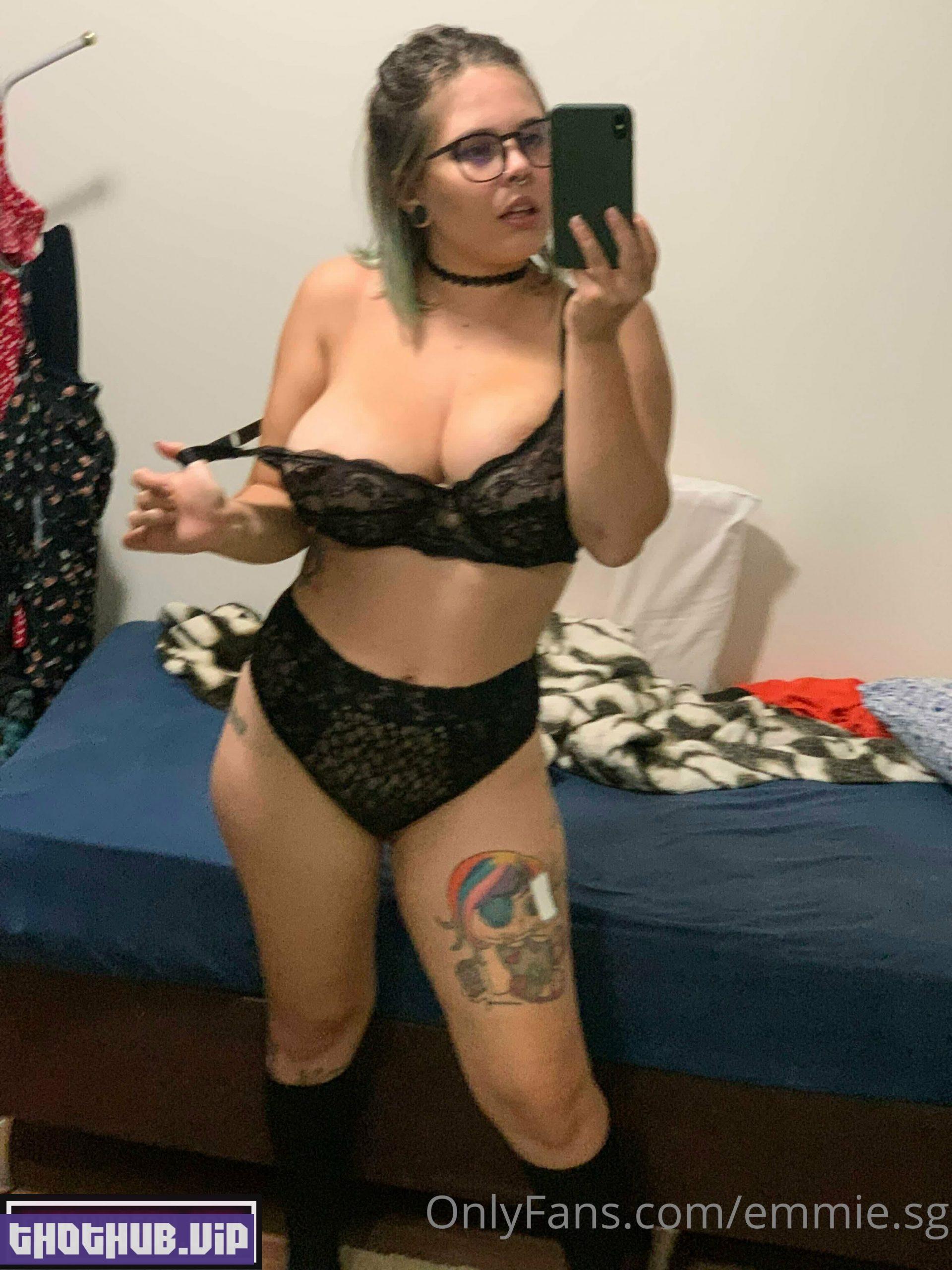 1699456218 551 Emmiesg %E2%80%93 Huge Tits Thick Babe Onlyfans Nudes