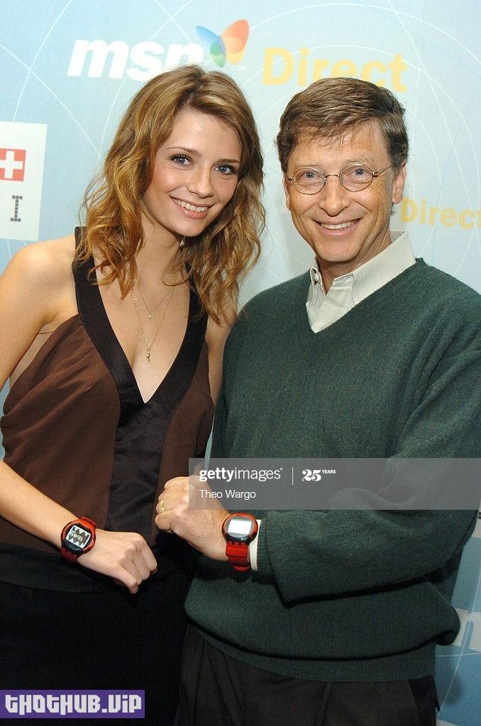 1662413427 802 Bill Gates Looks At Mischa Bartons Cleavage 26 Photos