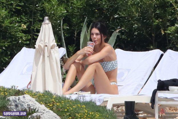 Kendall Jenner Fappening Bikini 2