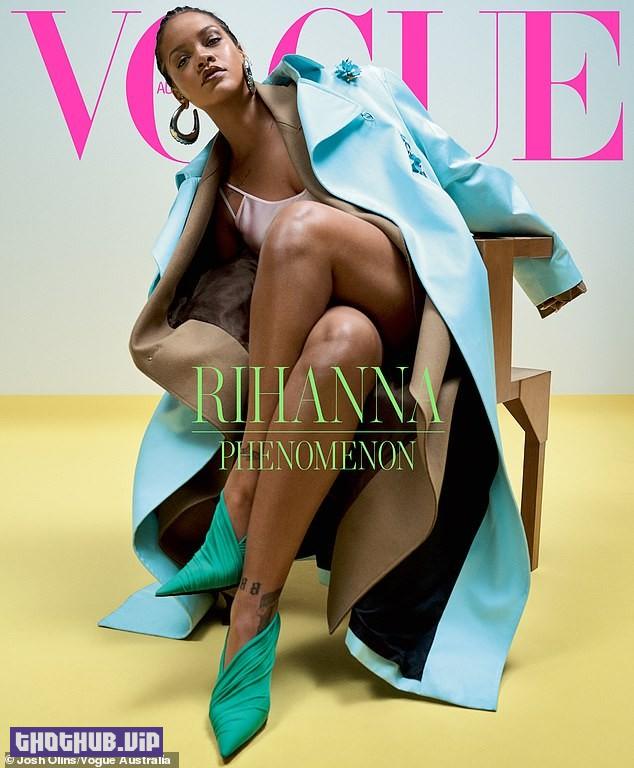 1662835398 118 Rihanna TheFappening Sexy Vogue 9 Photos