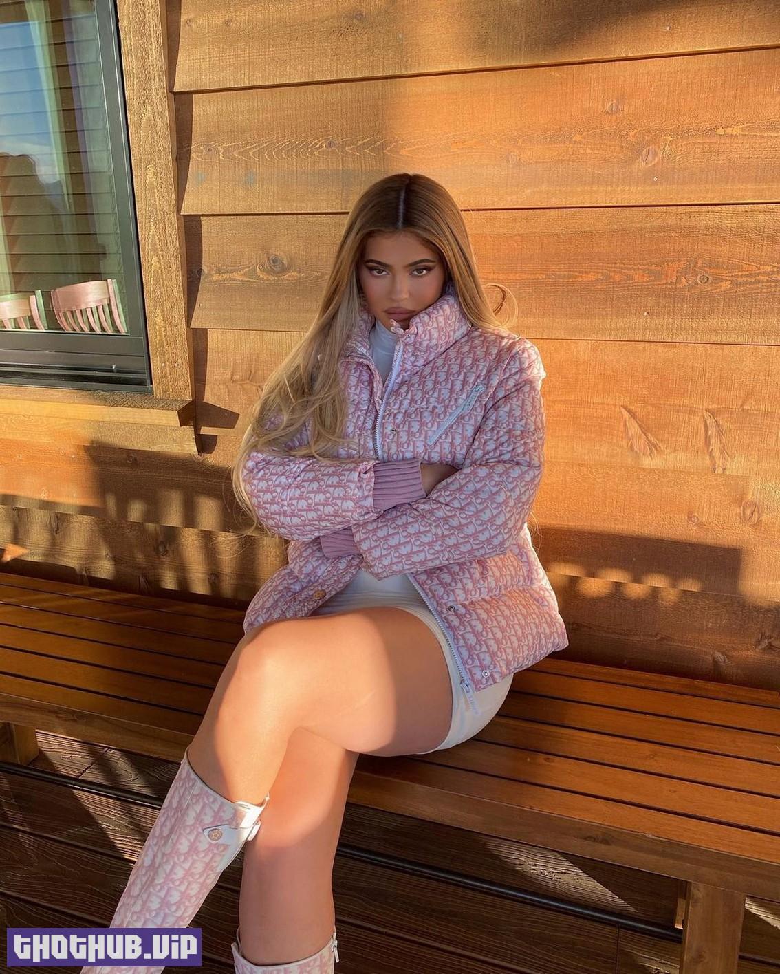 Kylie Jenner Sexy In A Winter Barbie Look 7 Photos