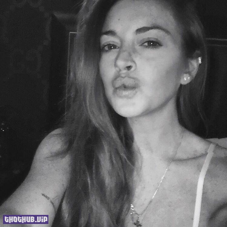 Lindsay Lohan Selfie Tits