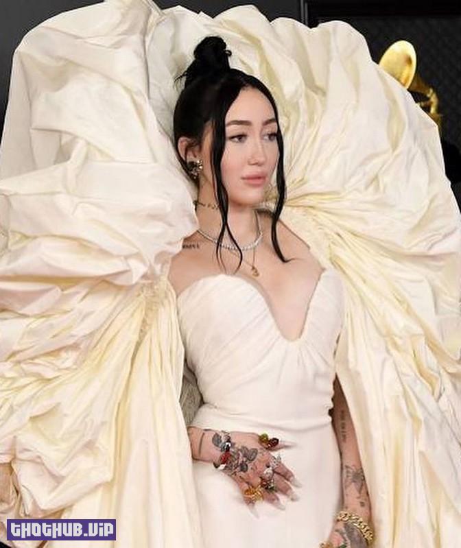1663525265 734 Noah Cyrus At The 2021 Grammy Awards For The First