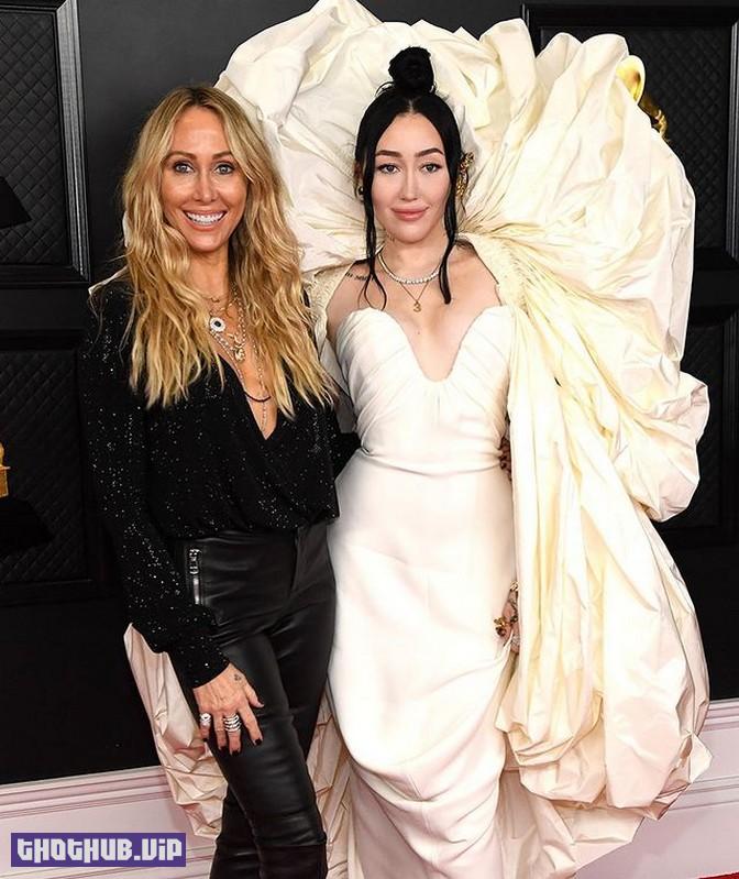 1663525278 967 Noah Cyrus At The 2021 Grammy Awards For The First