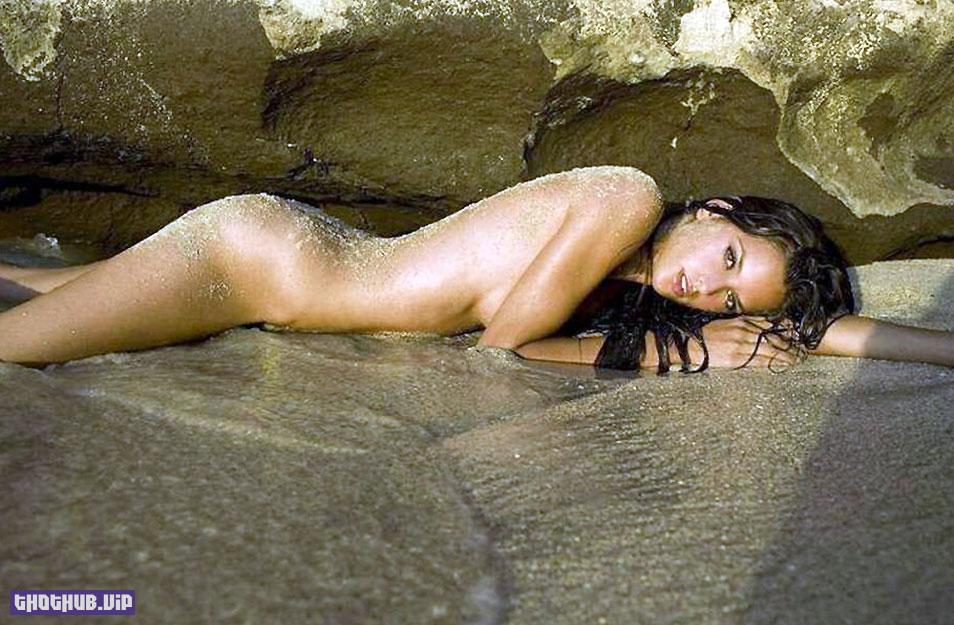 1663618017 57 Izabel Goulart Nude Topless Sexy and Bikini Photos
