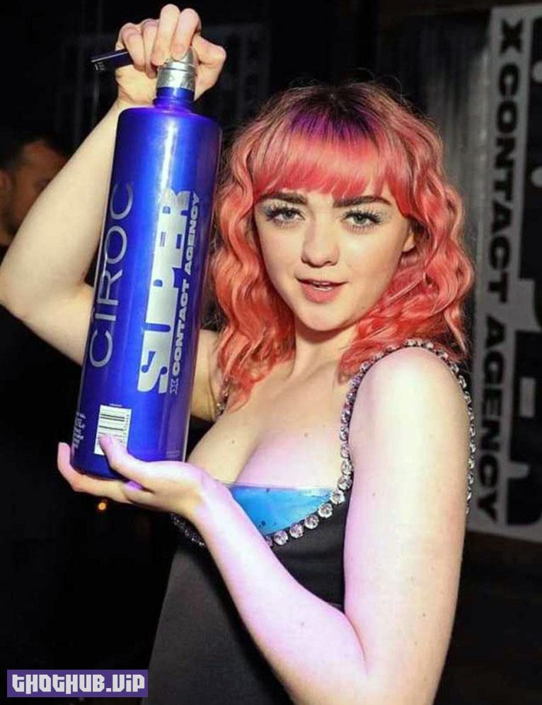 1664397940 798 Maisie Williams Nude Leaked and Sexy Pics