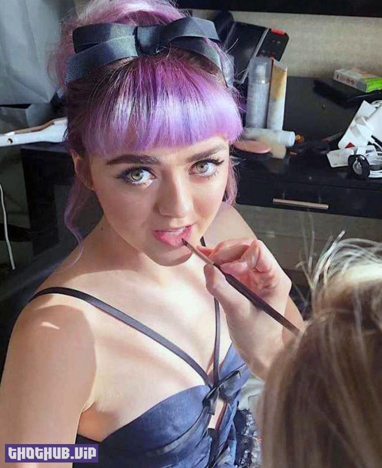 1664397943 142 Maisie Williams Nude Leaked and Sexy Pics