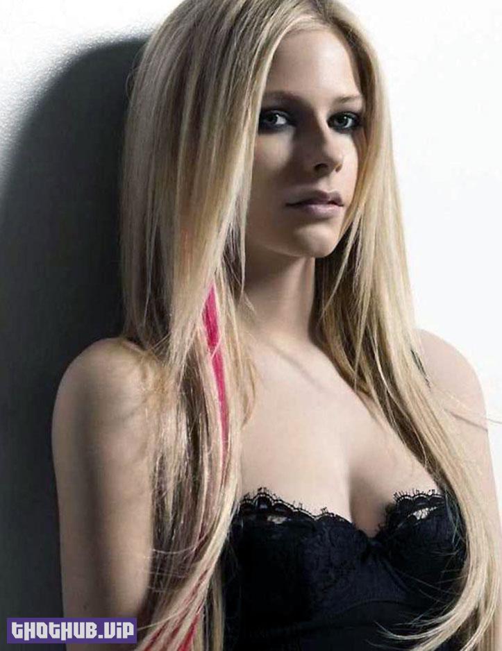 1664423993 264 Avril Lavigne Sexy and Hot Photo Collection