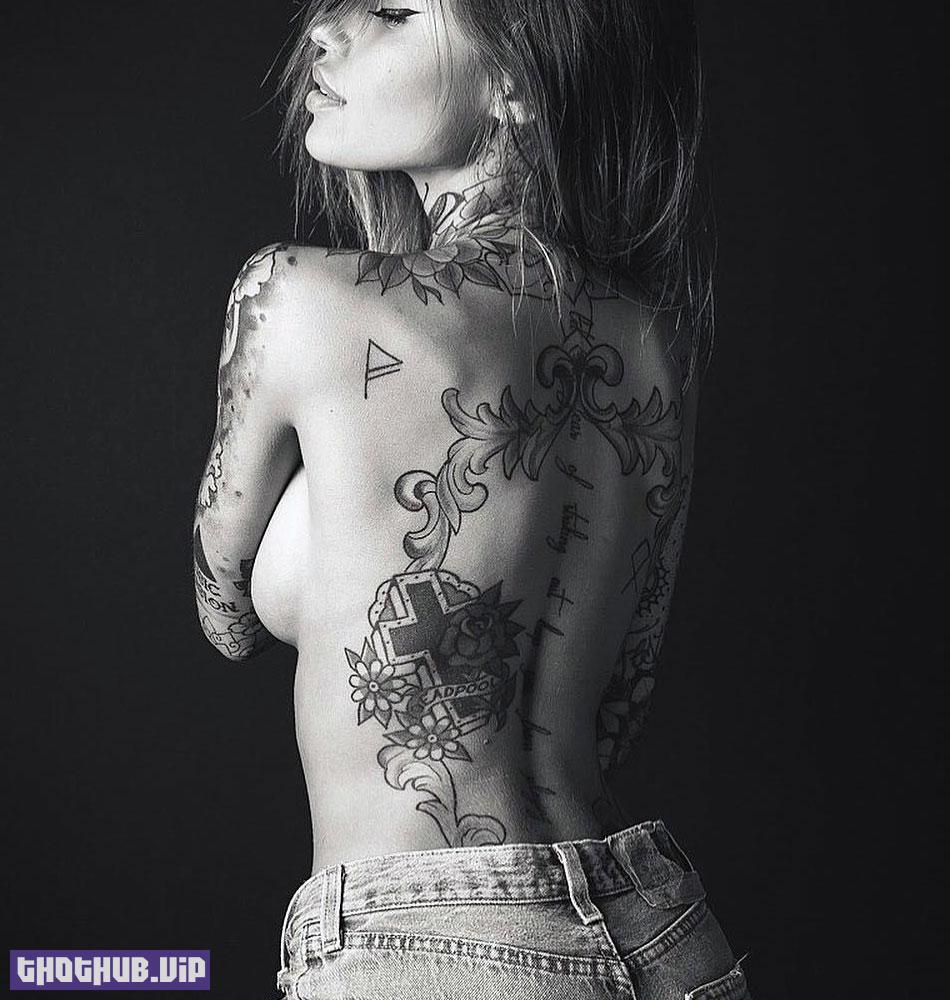 1664471740 114 Tattooed Zoe Cristofoli Nude and Sexy Pics Collection