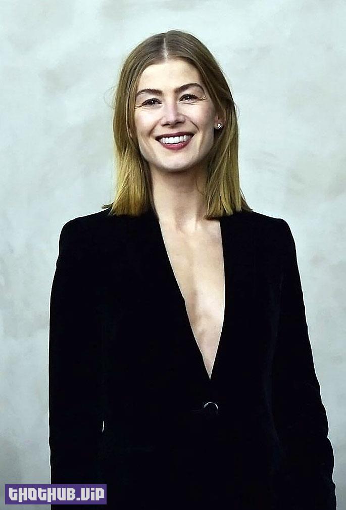 1664511881 215 Rosamund Pike Nude and Sexy Photos Collection
