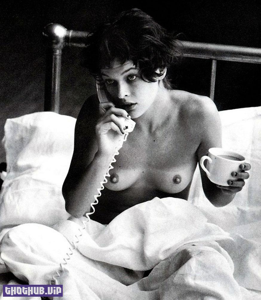 1664765682 528 Milla Jovovich Nude and Hot Photo Collection