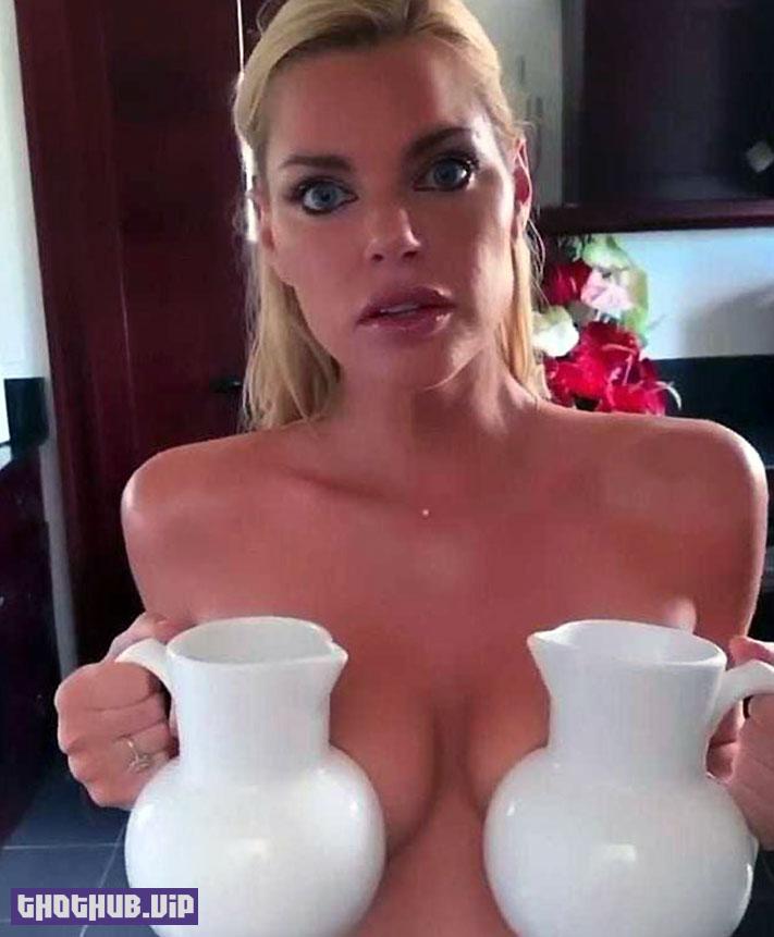 1664813655 690 Sophie Monk Nude and Hot Photo Collection