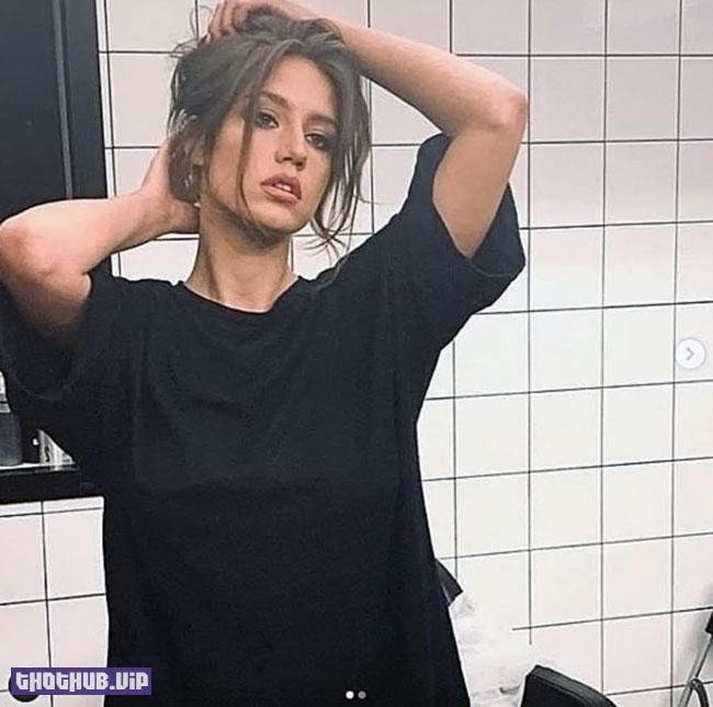 1664949643 696 Adele Exarchopoulos Naked Movie and Hot Photos